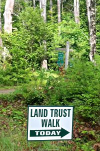 me land trust sign