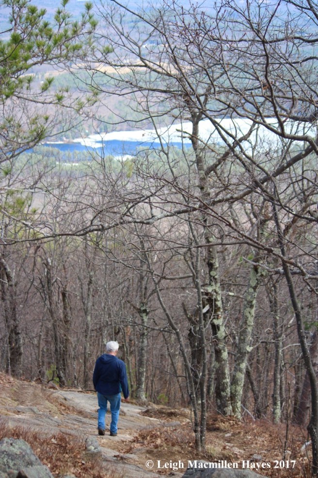 p-hiking down ledges
