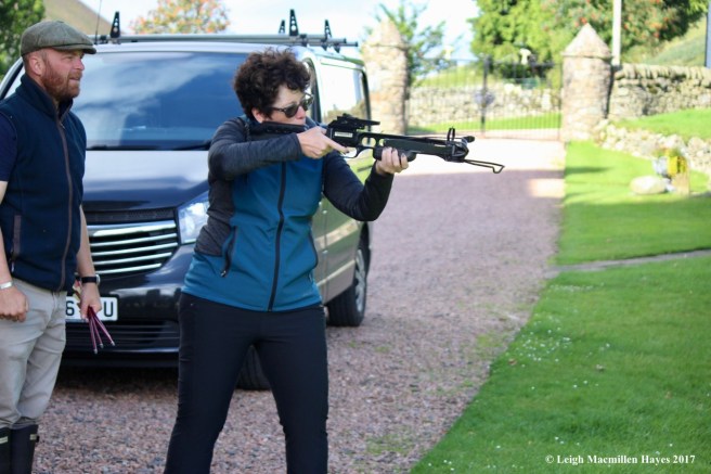 s-Ann aiming crossbow