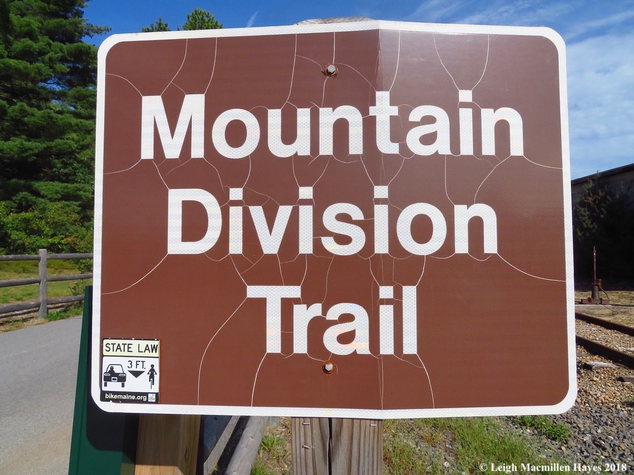 1-trail sign