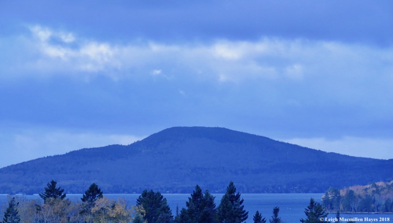 4-blue sunrise, blue sky in morning, snowflakes are forming